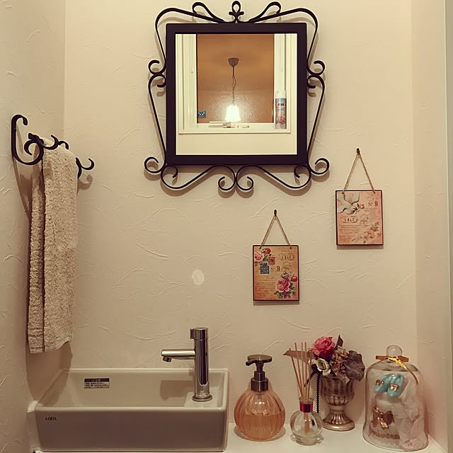 Emiの-アイアンミラー1　　おしゃれ 壁掛け 鏡 ウォールミラー アイアン雑貨 角型の家具・インテリア写真