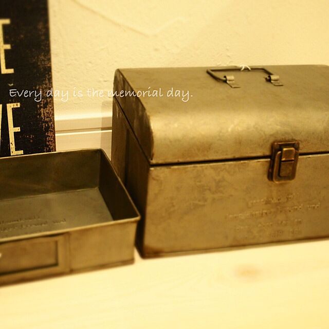 grazieの-ツールボックス　ブリキ箱　アンティーク　レトロ　GESHMACK TOOL BOX Sの家具・インテリア写真