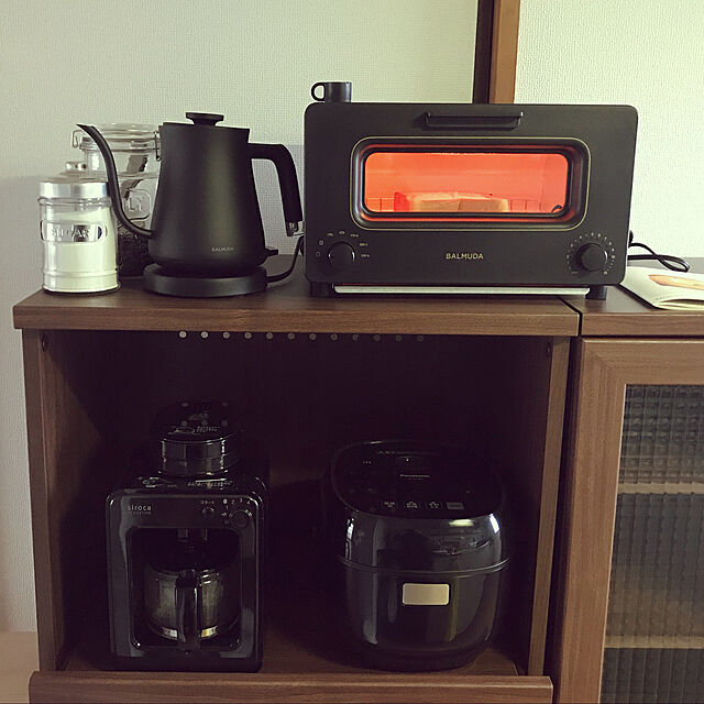 dorimiのシロカ-siroca 全自動コーヒーメーカー SC-A121 タングステンブラック[ガラスサーバー/ミル内蔵/ドリップ方式/保温/蒸らし]の家具・インテリア写真
