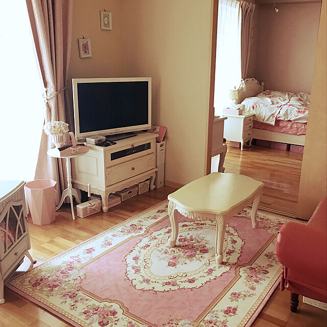bambiの-シェニール調ローズ柄ラグマット 【長方形 130cm×180cm】 アンティーク調 姫系 ピンクの家具・インテリア写真