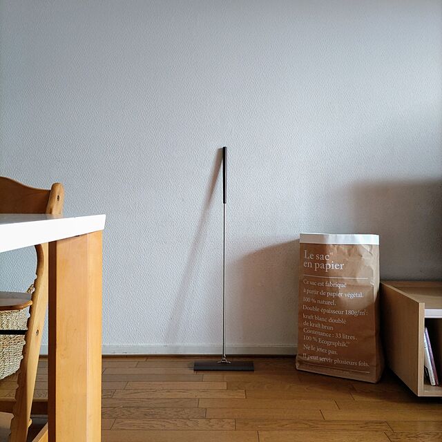 miwaの-ブラウン 英文 ペーパーバッグストレージ 鉢カバー 【ART OF BLACK】の家具・インテリア写真