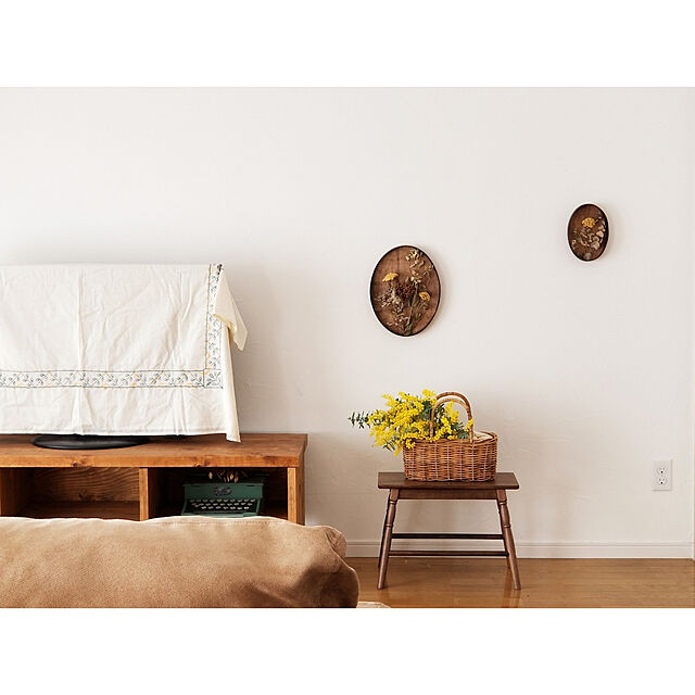 totonatuloveの-アンティークな佇まい 背の低いミニローテーブル〈ユーズドセピアブラウン〉 フェリシモ FELISSIMO【送料無料】の家具・インテリア写真