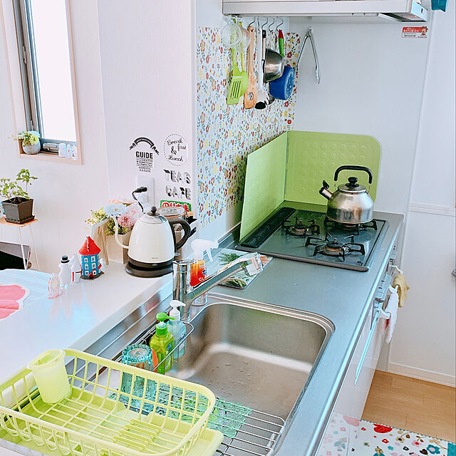Strawberry-Thiefの-空気抜け機能付きキッチン保護シート 同柄2枚セットの家具・インテリア写真
