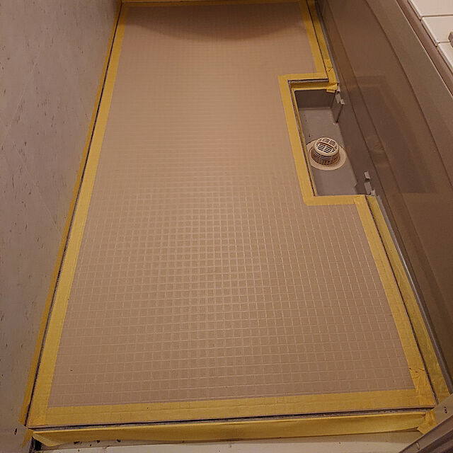 Takeshiのトウリ(Toli)-東リ 浴室用床シート バスナフローレ 182ｃｍ幅 3.5 ｍｍ厚 BNF1103 ベージュの家具・インテリア写真