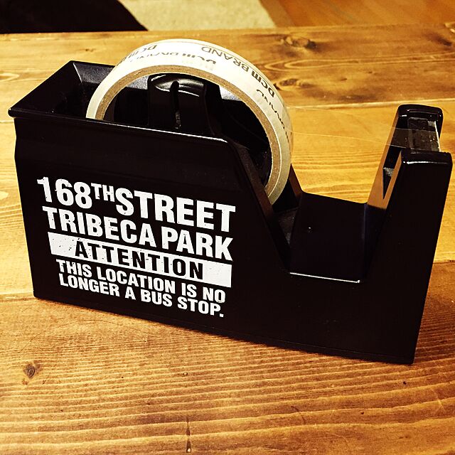 k.famiのコクヨ-コクヨ テープカッター〈カルカット〉黒 T-SM100ND テープカッター テープ台 接着テープの家具・インテリア写真