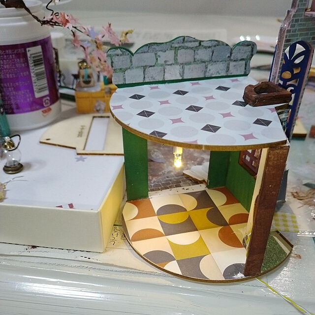 mameの-DIY つくるんです ミニチュアハウス マジカルカフェ DS004 日本語説明書付き | ミニチュアハウスキット ドールハウスキット 工作キット 組立キット 模型 建物 インテリア DIYつくるんです！Robotimeの家具・インテリア写真