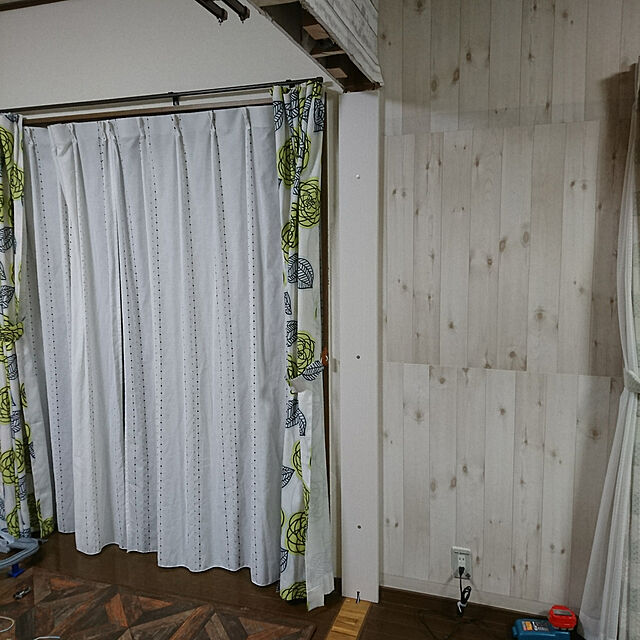 dadaのニトリ-レースカーテン(ミーティア ブラウン 100x198x2) の家具・インテリア写真