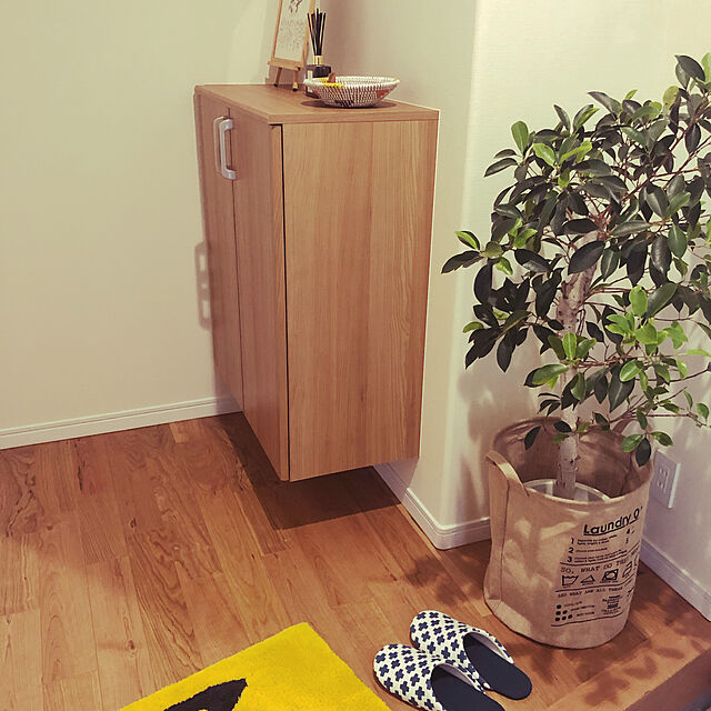 KEIKOの-玄関マット 室内 洗える 45×70cm ATUKO MSATANO(アツコマタノ) ブランド 『プラネット』 個性的なカラーとデザインのかわいいおしゃれな俣野温子の屋内エントランスマット。大人カジュアルで北欧インテリアにもピッタリ！滑り止め、日本製の家具・インテリア写真