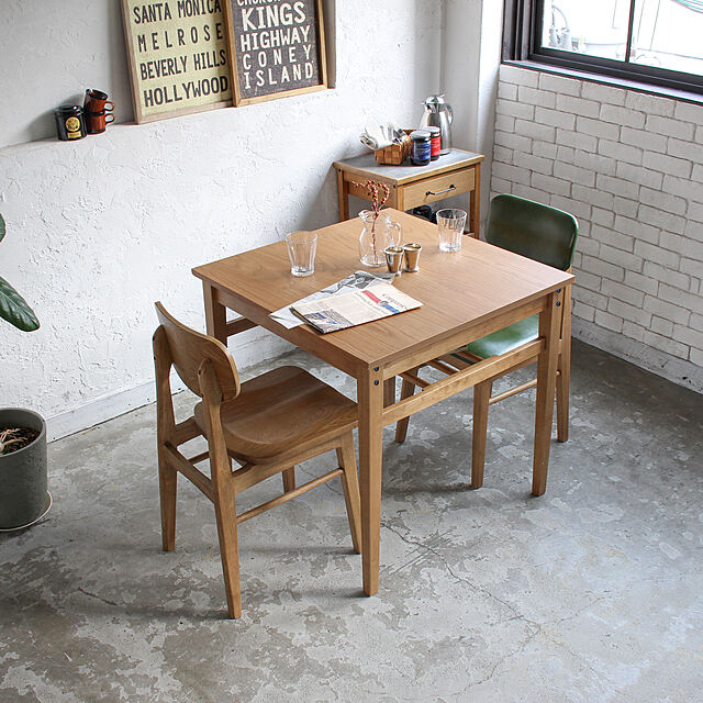 ICHIBAの市場-幅75cm ダイニングテーブル 2人用 木製 コンパクト 新生活 おしゃれ カフェ 北欧 一人暮らし オーク材 ヴィンテージ風 キッチン 食卓の家具・インテリア写真