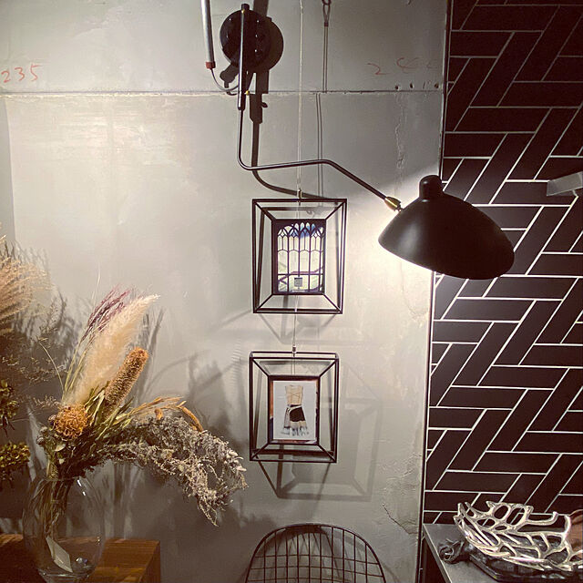 puffloveの-＜セルジュ・ムーユ　リプロダクト＞ アプリク ミュラル アン ブラ ピヴォタン ウォールライト ブラックの家具・インテリア写真