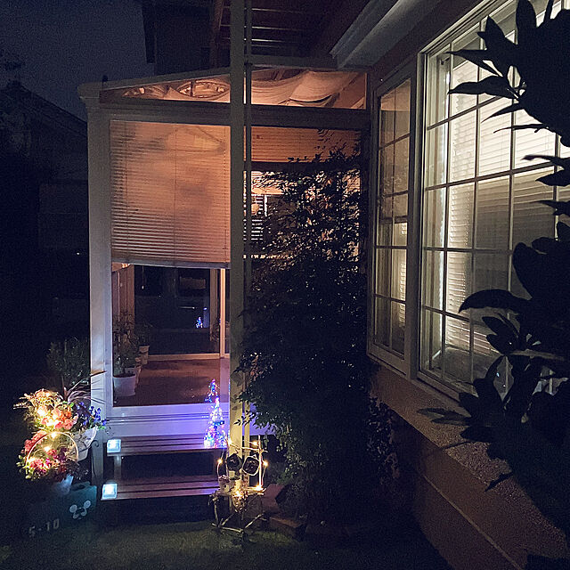 tararaの-【公式】フィリップス ソーラーライト XGC015 LED/RGBW │ Philips LED フェアリーライト カラー スパイク差し アウトドア ベランダ 庭 ガーデンライト ブラック 黒 スタイリッシュの家具・インテリア写真