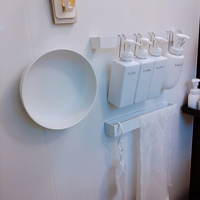 nasieのmarna-マーナ(marna) マグネット 湯おけ ( リニューアル / ホワイト ) 壁にくっつける 洗面器 ( 浮かせる収納 ) 風呂桶 お風呂 おけ きれいに暮らす。 W657Wの家具・インテリア写真