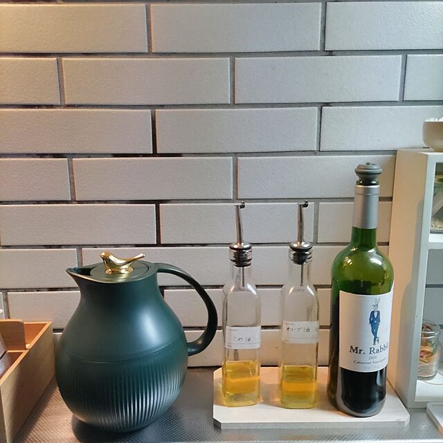 MaroのEMY-[EMY] ステンレス ボトル ポアラー ヒンジ フタ付き オリーブオイル ワイン 酒 カクテル 4個セットの家具・インテリア写真