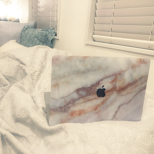 写真付きレビュー】【在庫限り】【再入荷なし】 UNIQFINDユニークファインド MacBook Air/Pro 13インチ スキンシール/保護シール  Blush Marble (天板シールのみ)【ipad Air mini Pro Apple macbook ケース スキンシール ステッカー 大理石  白 黒 ドット モノクロ ...