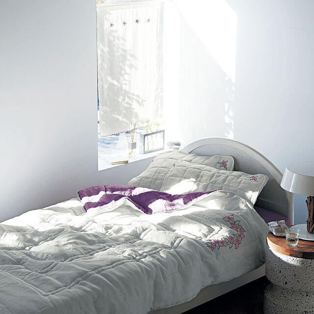 BelleMaisonの-フレンチリネンのブーゲンビリア刺繍枕パッド・2枚セットの家具・インテリア写真