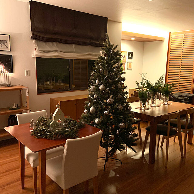 cocoのケイズプランニング-クリスマスツリー 北欧 おしゃれ 180cm 松ぼっくり 木製オーナメント付きの家具・インテリア写真