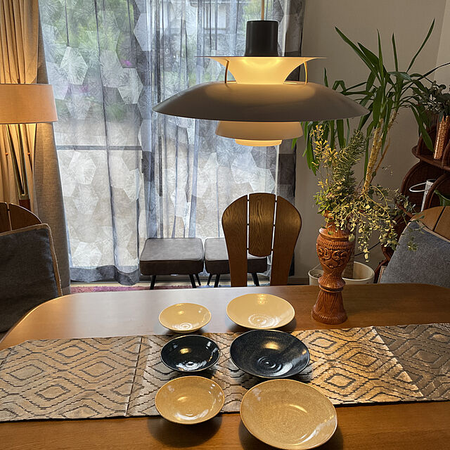 RAGIのかわ畑貿易-テーブルランナー 和風 モダン 茶 ライトブラウン ゴールド テーブルセンター 1701WUJ005の家具・インテリア写真