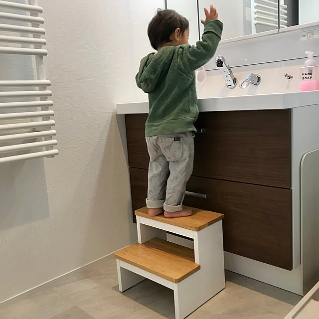 写真付きレビュー 予約受付中 木製2段踏み台 ステップ台 子ども 子供 手洗い 脚立 木目 飾り棚 プランター台 踏み台 おしゃれ 2段 スツール 大人も使える 洗面所 手洗い 玄関 天然木 壁 猫 ナチュラル雑貨の通販商品 口コミ情報 Roomclipショッピング 写真付きレビュー 予約受付中 木製2段踏み台 ステップ台 子ども 子供 手洗い 脚立 木目 飾り棚 プランター台 踏み台 おしゃれ 2段 スツール 大人も使える 洗面所 手洗い 玄関 天然木 壁 猫 ナチュラル雑貨の通販商品 口コミ情報 Roomclipショッピング