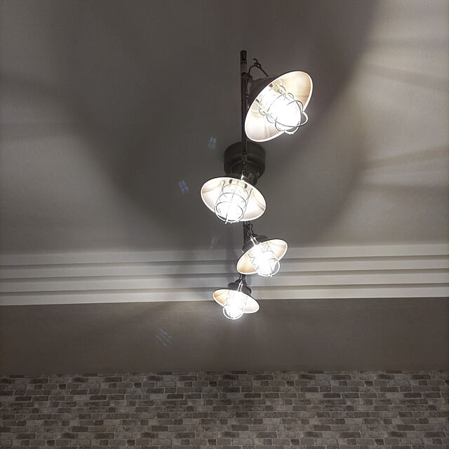 mariの-Ampoule アンプール シーリングライト 照明 おしゃれ LEDシーリングライト 4灯 バータイプ アイアン リビング ダイニング 寝室の家具・インテリア写真