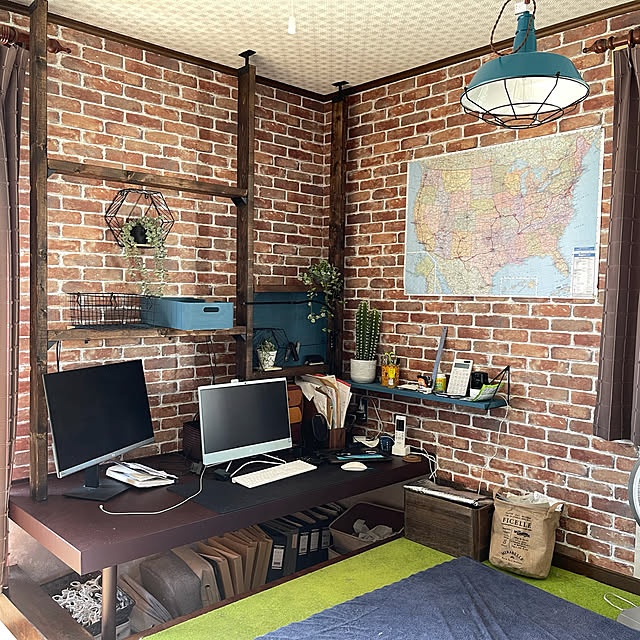 写真付きレビュー 壁紙 レンガ のり付き ブラウン 茶色 グレーレンガ ブラックレンガ 黒 ブルックリンスタイル ヴィンテージ アンティークレンガ 赤茶レンガ テラコッタカラー 男前 クロス おしゃれ 壁紙 レンガ調 かっこいい 壁紙張り替え Diy リフォーム 国産壁紙 生