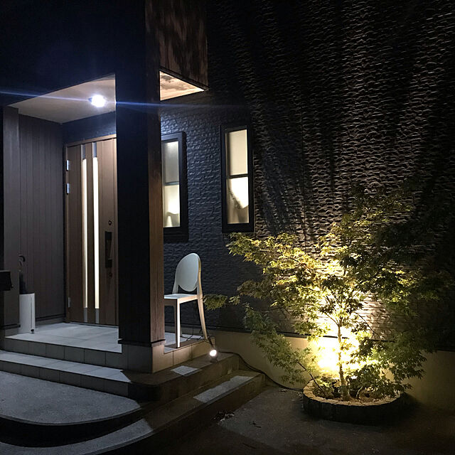 ruuの-タカショー ひかりノベーション 木のひかり 基本セット LGL-LH01P ガーデンライト 庭の照明 4975149756964（ 明るい ガーデンライト 樹木 照らす 庭 照明 ライトアップ おしゃれ 屋外照明 間接照明 ）の家具・インテリア写真