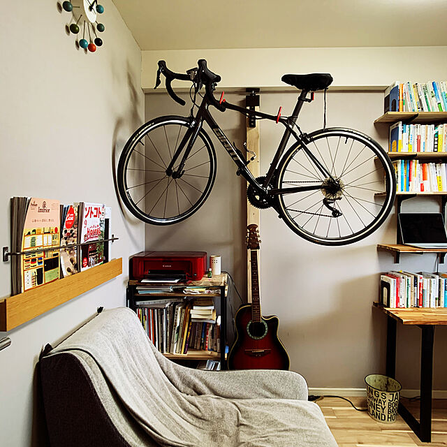LaLaのNICOVE-バイクハンガー 自転車壁掛けフック バイクハンガー 収納 壁 ディスプレイ ロードバイク スタンド 角度 調整 取り付け簡単 日本語説明書の家具・インテリア写真