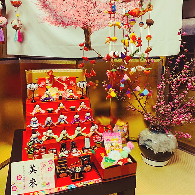 mikaの-大阪 長生堂 雛人形 コンパクト ひな人形 名入れ 木札無料特典付（別送） 楽しい雛祭り 10人揃いの家具・インテリア写真