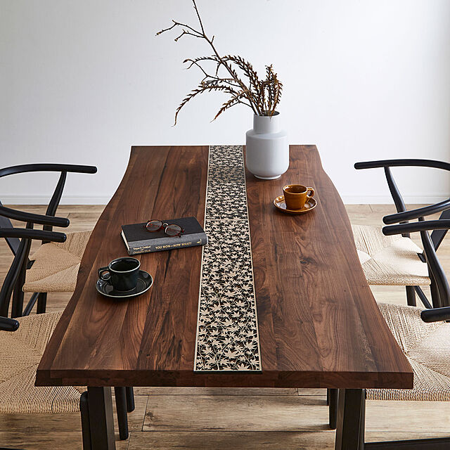 KAGUCOCOのKAGUCOCO-テーブル単品 天然木 無垢 アーチザン Artisan 幅160/180/210cm ウォールナット 組子風 テーブルのみ 一枚板風 耳付き ダイニングの家具・インテリア写真