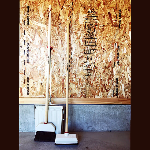 kanato.no.outhiの-チリトリ「SCHALTEN （シャルテン）」ロングダストパン[SCH-LD]【ちりとり フタ付き 文化ちりとり おしゃれ 日本製】の家具・インテリア写真