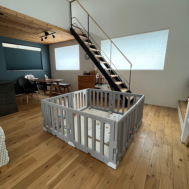 n__roomの-ベビーサークル 折りたたみ caraz MODERN 8枚 プレイヤード コンパクト スリム 省スペース ベビーフェンス ベビーゲート ハイタイプ 正方形 赤ちゃん ベージュ プレイマット ボールプール caraz カラズの家具・インテリア写真