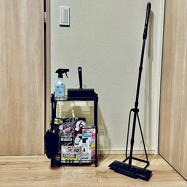 alomalomの花王-クイックルワイパー フロア用掃除道具 ハンディ ブラック 詰め替え 6枚の家具・インテリア写真