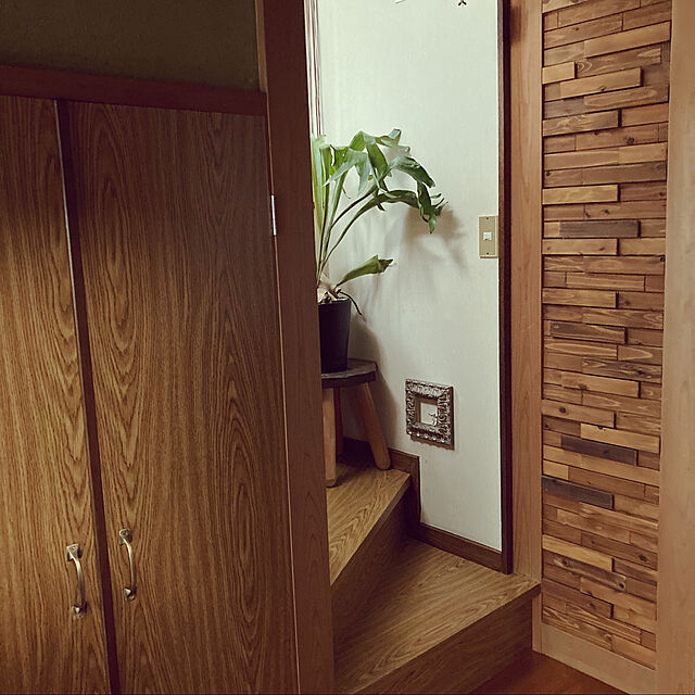 taraの-ウッドタイル 立体デザイン 45mm×225mmサイズ 100枚入（約1平米） 国産杉使用 12mm+21mm厚の家具・インテリア写真
