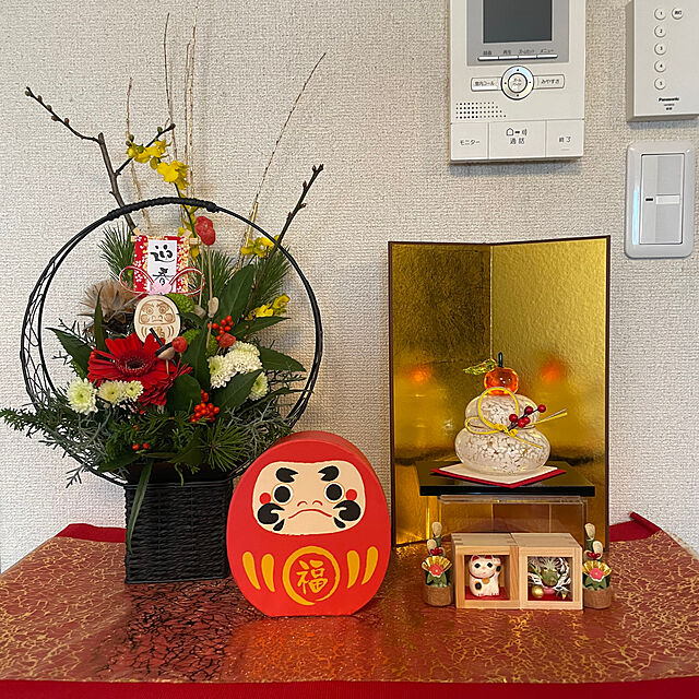 Emafuの-和紙 屏風 ディスプレイ 正月飾り 人形 金屏風 縦長の家具・インテリア写真