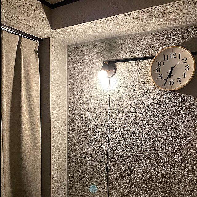 HiromiのSTGLED-STGLED ブラケットライト コンセント式 ON/OFFスイッチ付き 壁取付ランプ 壁掛けフックにて固定 穴あけ不要 アンティーク調 レトロ おしゃれ ウォールライト インテリア照明 LED対応 ホワイトの家具・インテリア写真