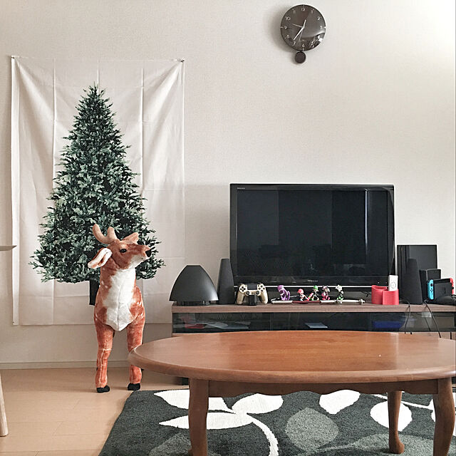 gumiminの-【お得】トーカイ ツリー タペストリー ２枚分 ウッド柄デザイン　［９０ｃｍ×２枚セット］ インスタで大人気の壁面クリスマスツリー［場所を取らないので　リビング、子供部屋、玄関などにも］の家具・インテリア写真