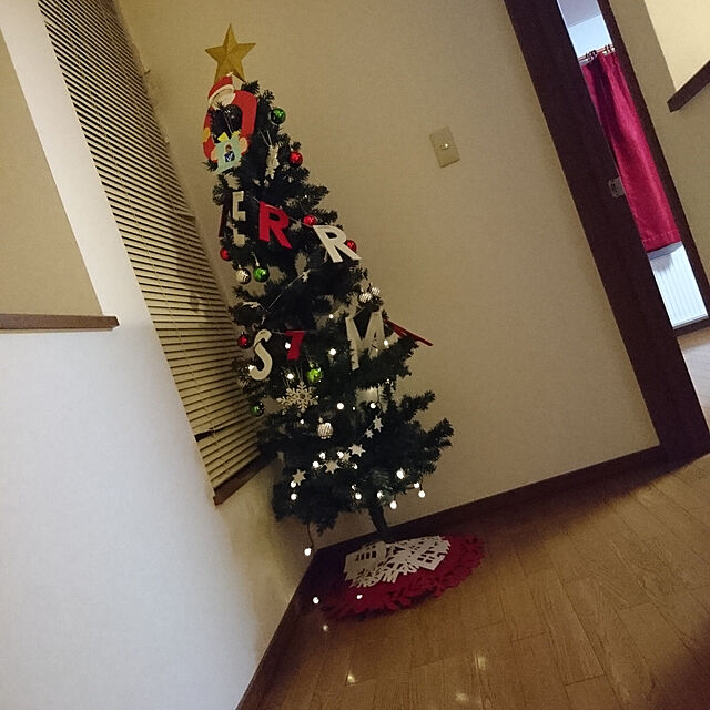 mayumiのニトリ-クリスマスツリー5点セット 北欧スタイルRED 150cm(Nordic AH) の家具・インテリア写真