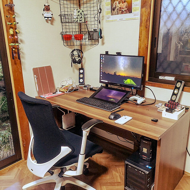 kokkomanの-LOWYA （ロウヤ） デスク 机 パソコンデスク オフィスデスク コードスリット付き 全面化粧板 シンプル 幅100cm 奥行45cm スの家具・インテリア写真