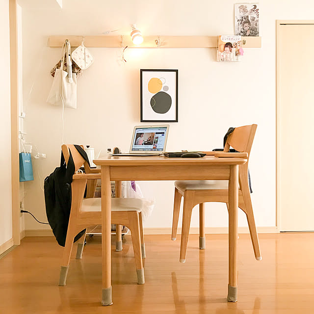 t_mauplsの-軽く引き出せる北欧調伸張式ダイニングテーブル<2~4人用/4~6人用>の家具・インテリア写真