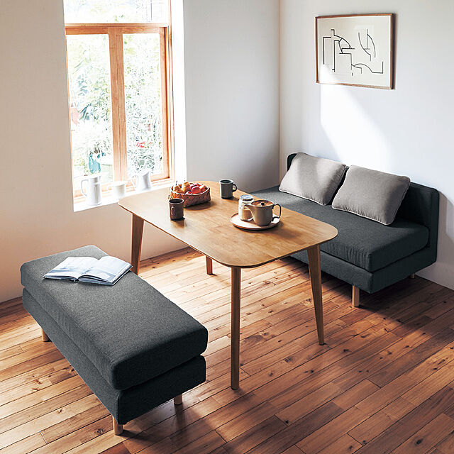 BelleMaisonの-【大型商品送料無料】ダイニングソファーに高さをあわせたダイニングテーブルの家具・インテリア写真