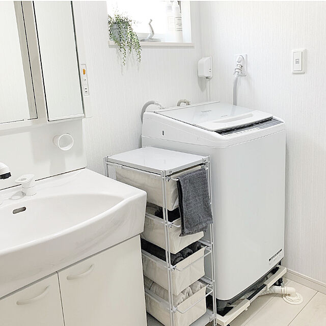yo_homeのSANEI-サンエイ　モグ　マグネットコップ　ホワイト　PW6810−W4│洗面用具・洗面所用品　ソープディスペンサーの家具・インテリア写真