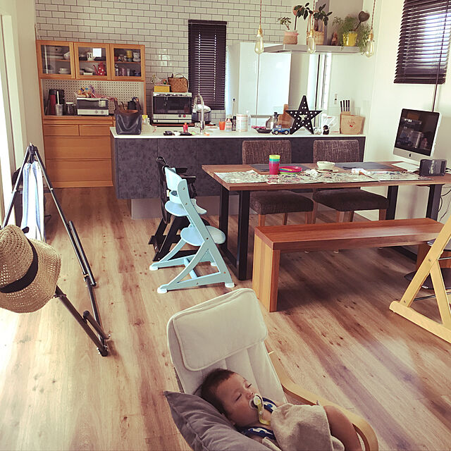 waoukaiのイケア-IKEA イケア POANG 子供用アームチェア バーチ材突き板 アルモース ナチュラル b10157948の家具・インテリア写真