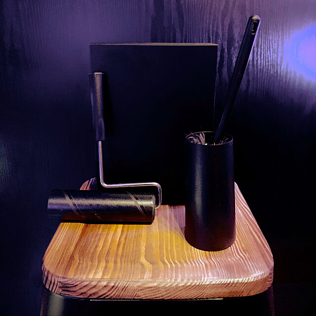 tomoのアイリスオーヤマ(IRIS OHYAMA)-アイリスオーヤマ スペアテープ 粘着クリーナー ブラック 幅16㎝×90巻き トルクル カーペットクリーナー CCNS-6RN 3)ブラック(ななめカット)の家具・インテリア写真
