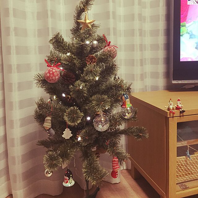 anmitsuの-Alsace(R)公式 クリスマスツリー 90cm 豊富な枝数 2024ver. 樅 高級 ドイツトウヒ ツリー オーナメント なし アルザス ツリー Alsace 卓上 ミニ 北欧風 まるで本物 スリム 組み立て5分 散らからない ornament Xmas treeの家具・インテリア写真
