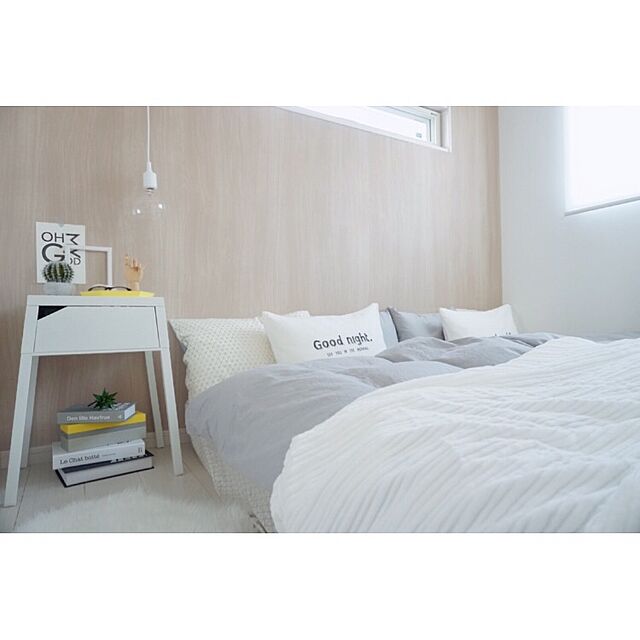 uchikoの-【白黒】Good night エンブロイダリー（刺繍）ピローカバー 白の家具・インテリア写真