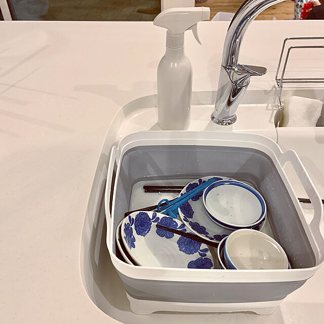 Minteaのラブーアンドピース-Hiveseen 洗い桶 折りたたみ 洗いおけ 洗いかご キッチン 水切りかご 排水プラグが付く コンパクト シリコン 取っ手付 アウトドア 用途いろいろの家具・インテリア写真