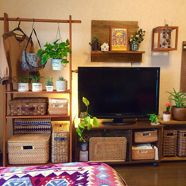 aikoの-バスケットのようなラタン風樹脂のゴミ箱の家具・インテリア写真