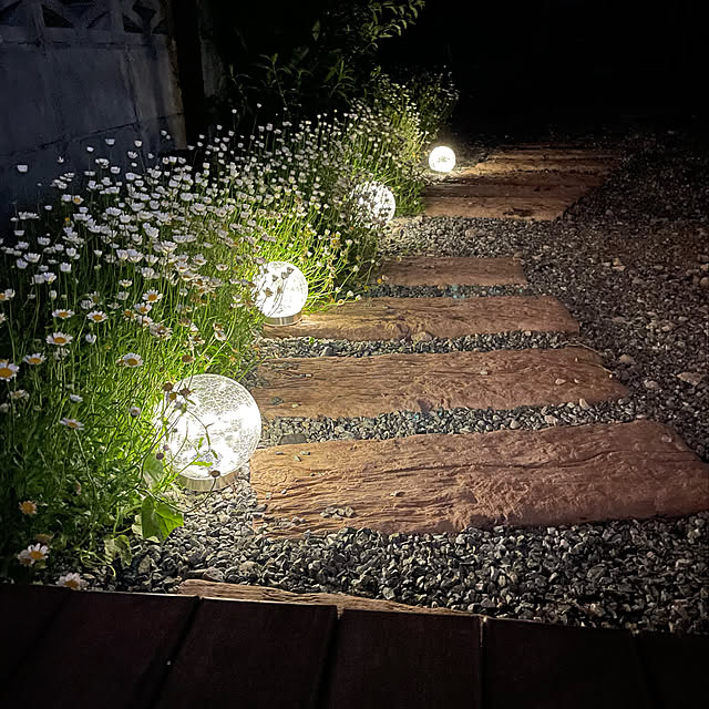 写真付きレビュー Ledソーラーライト 屋外 防水防塵仕様 直径15cmタイプ Piccolo ピッコロ 同色2個 Wll 1030 2 2 ホワイト ゴールド ガーデンソーラーライト ガーデンライト 室内ランプ 防水 おしゃれ 山善 Yamazen ガーデンマスター 送料無料 の通販商品 口コミ情報