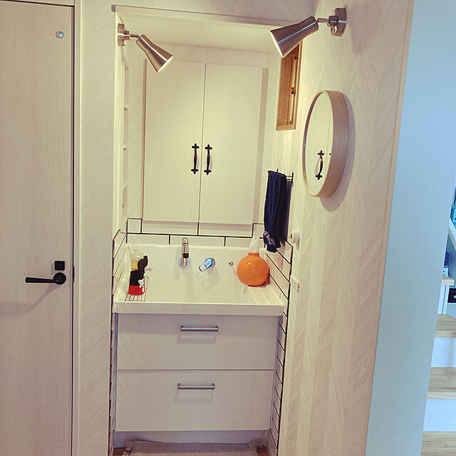 zuzuの-ティッシュケース 丸形　北欧　ティッシュカバー　ティッシュボックス　ペーパーポッド　トイレットペーパーホルダー　白　黒の家具・インテリア写真