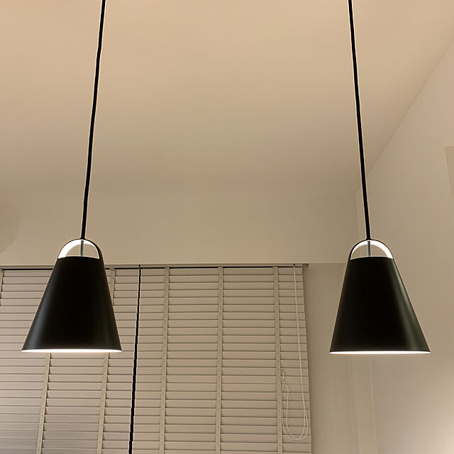 minminの-【ポイント10倍!】【予約注文/4〜5か月待ち】Louis Poulsen（ルイスポールセン） ペンダント照明 Above（アバーヴ）Φ175mm/ブラックの家具・インテリア写真