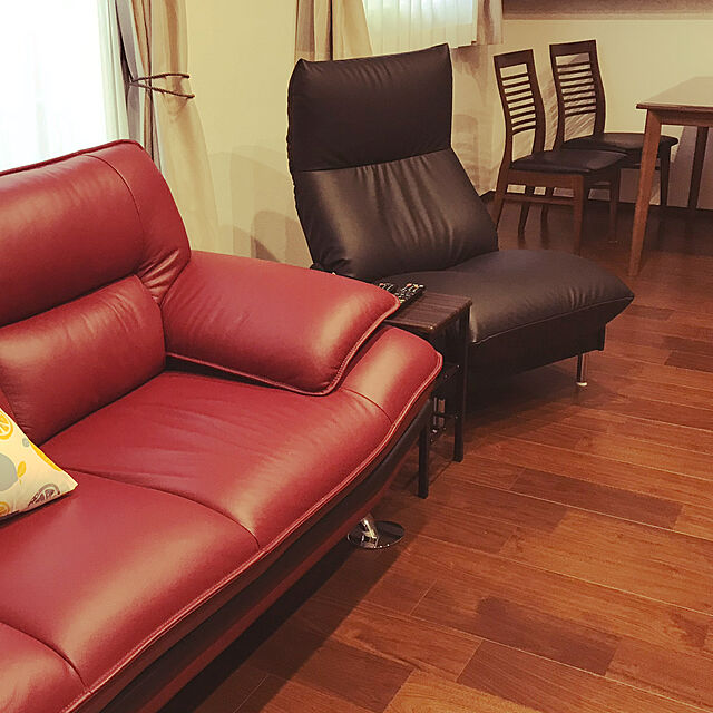 kaoriのニトリ-3人用本革ソファ(ロゾ4 RED ホンカワ) の家具・インテリア写真